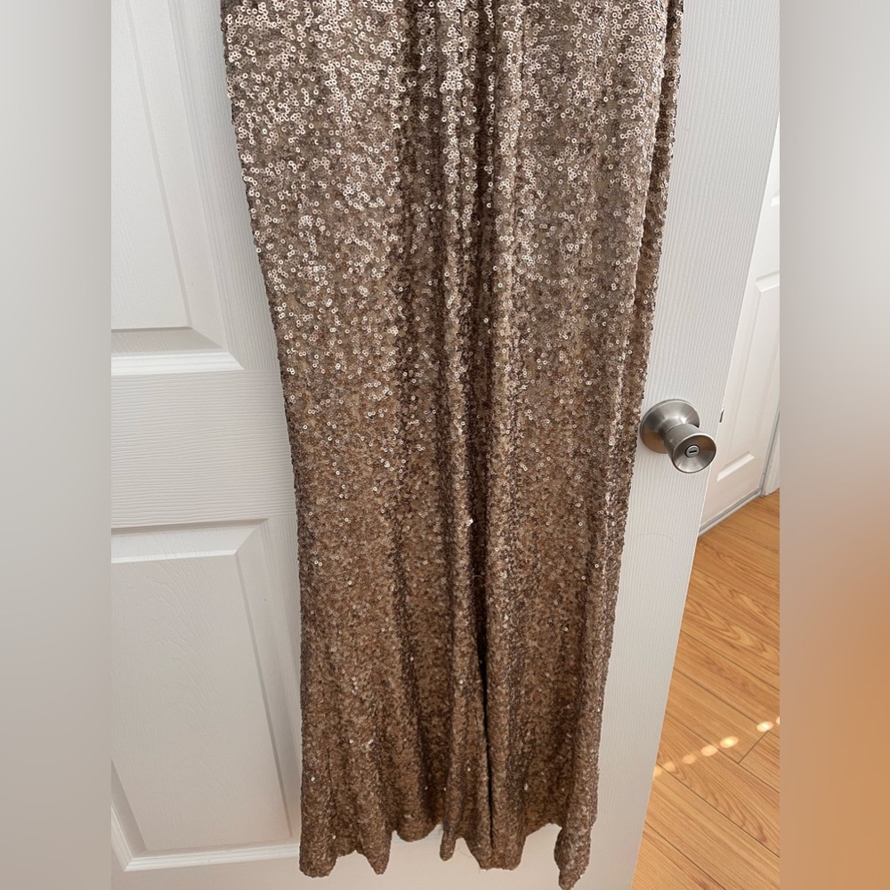 Badgley Mischka Long Sequin Gold Gown. - Picture 4 of 6